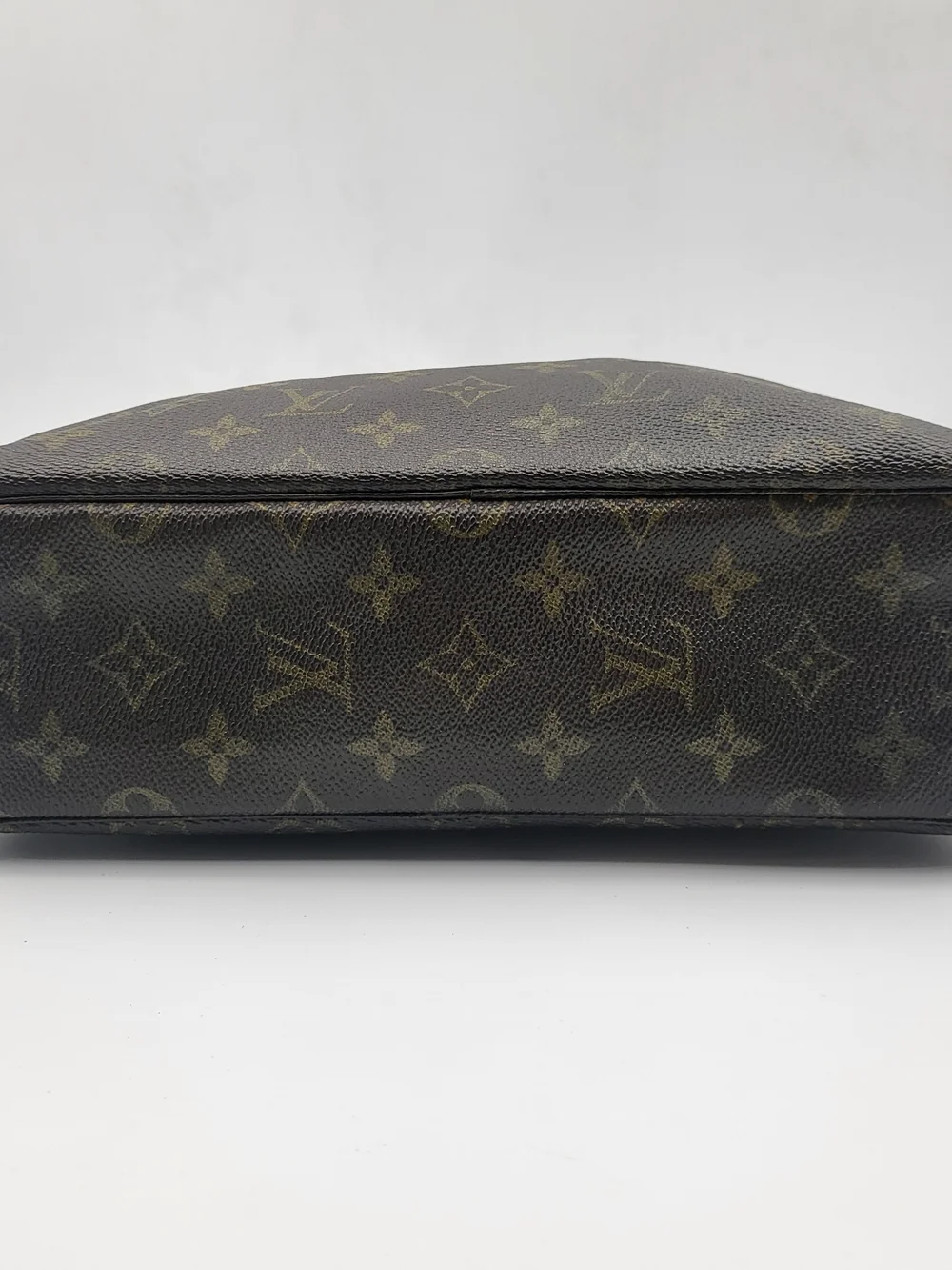 LOUIS VUITTON Monogram Trousse Toilette 28..Authentic Vintage ..